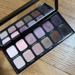 Laura Mercier eyeshadow palette